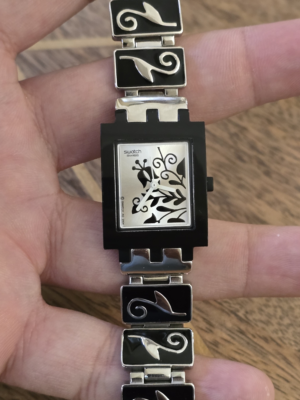 Swatch Black & Silver Women's Floral Bracelet Watch Not Working